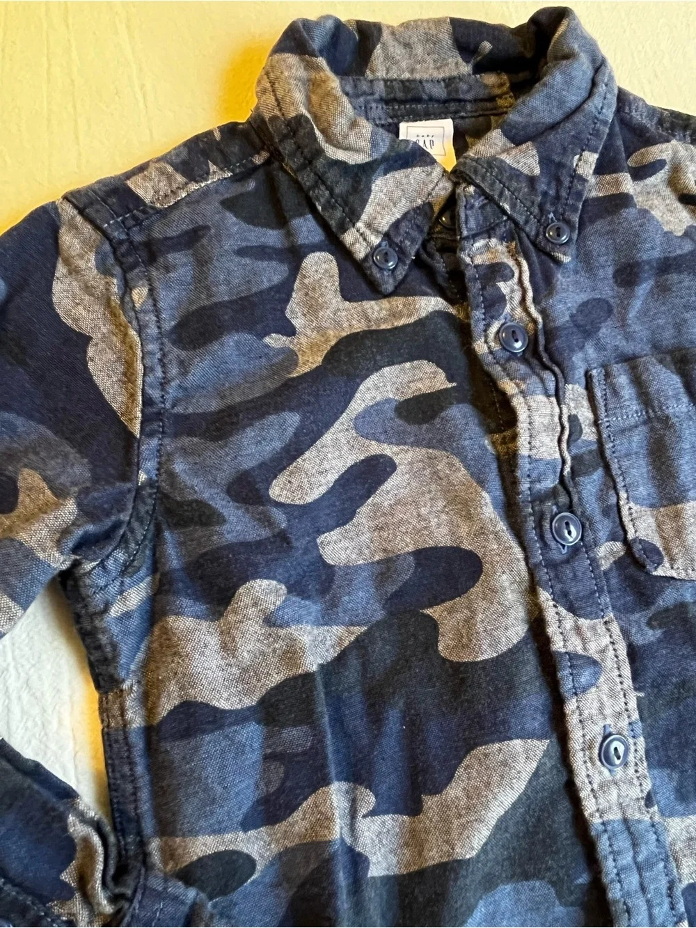 Gap Toddler Boys 3T Blue Camo Cotton Button Down Shirt Long Sleeve Chambray